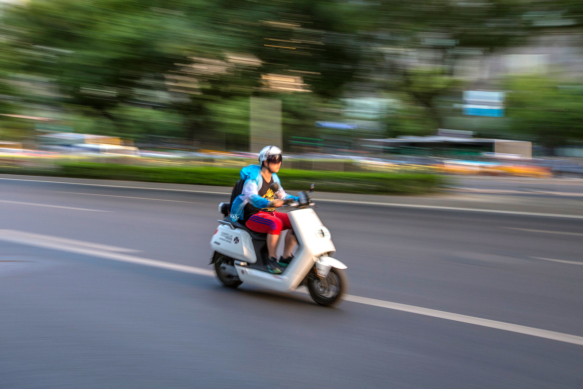 乐鱼(中国)体育三年过渡期仅剩70余天！超标车加速退市 智能电动自行车要来了？(图1)