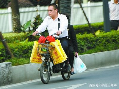 电动自行车该怎么骑这些常见的骑行习惯再不改就要罚款扣车了乐鱼体育最新版(图1)