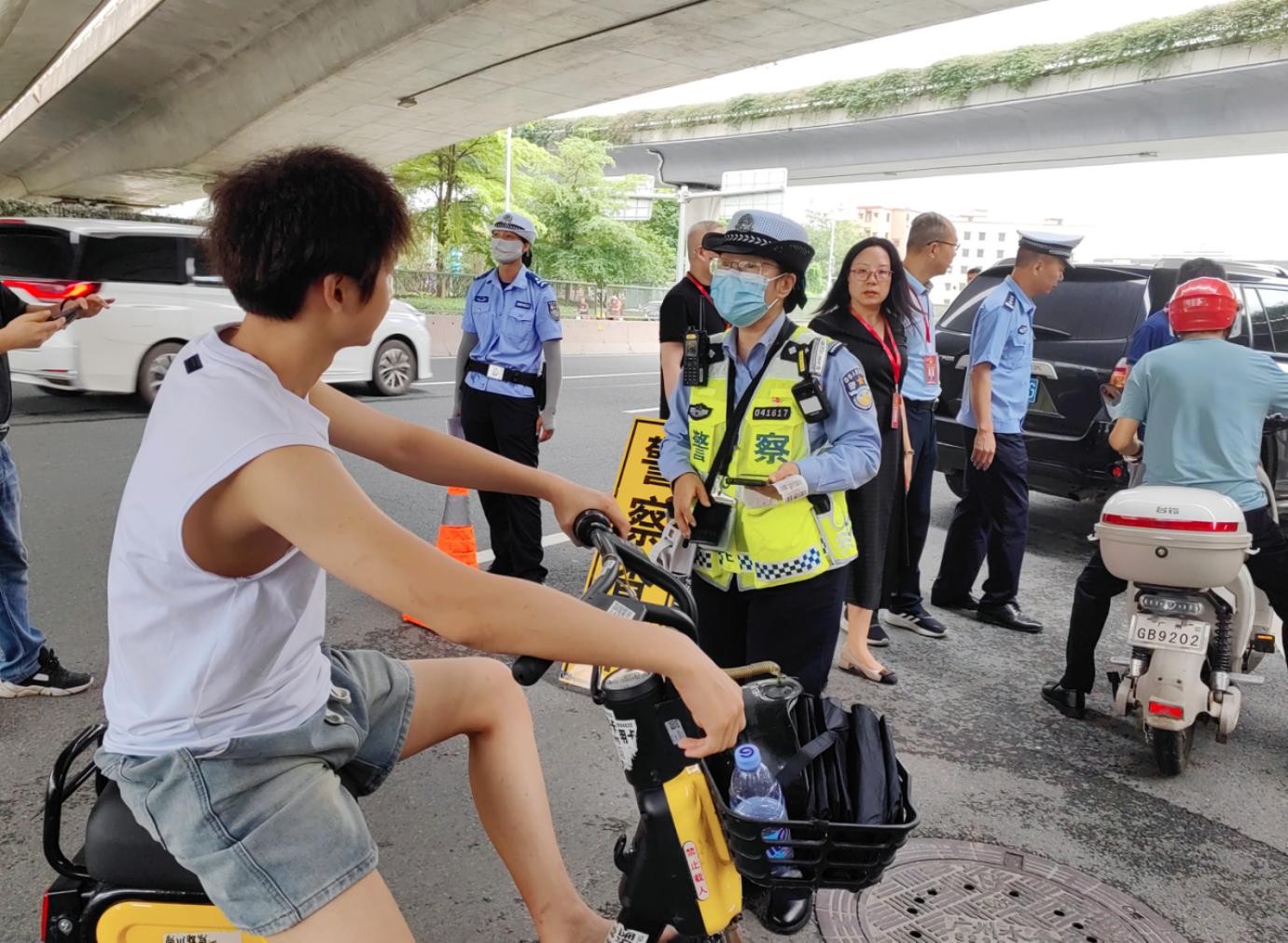 leyu·乐鱼(中国)体育官方网站黄埔 筑牢安全“防护墙”推进电动自行车全链条安(图3)